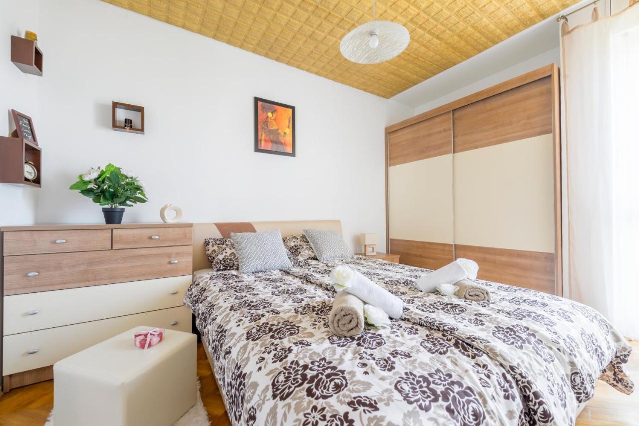 Adventure Apartment 75M2 Close To The Center Split Eksteriør bilde